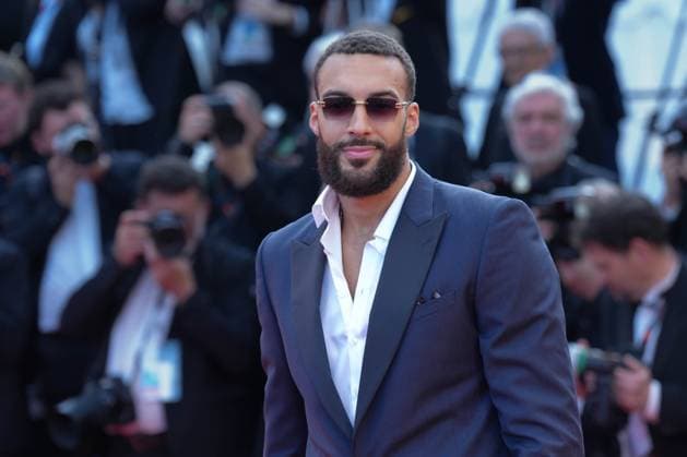 Rudy Gobert CELEBRITES : 76 eme festival de Cannes - Red Carpet du film Â« Asteroid City Â» - Cannes - 23 05 2023 NorbertScanella Panoramic 
