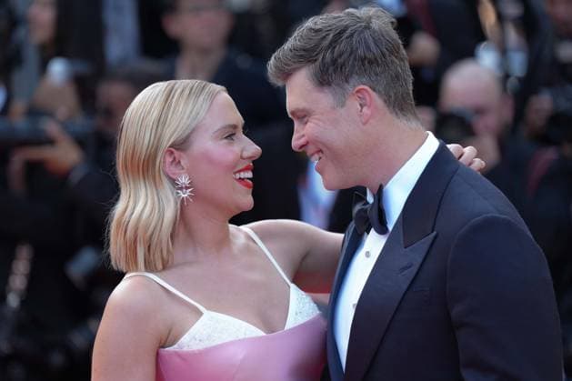 Scarlett Johansson - Colin Jost CELEBRITES : 76 eme festival de Cannes - Red Carpet du film Â« Asteroid City Â» - Cannes - 23 05 2023 NorbertScanella Panoramic 