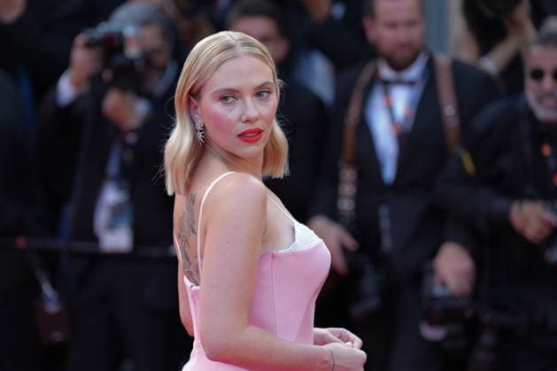 Scarlett Johansson CELEBRITES : 76 eme festival de Cannes - Red Carpet du film Â« Asteroid City Â» - Cannes - 23 05 2023 NorbertScanella Panoramic 