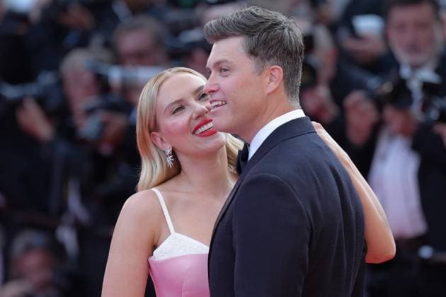 Scarlett Johansson - Colin Jost CELEBRITES : 76 eme festival de Cannes - Red Carpet du film Â« Asteroid City Â» - Cannes - 23 05 2023 NorbertScanella Panoramic 