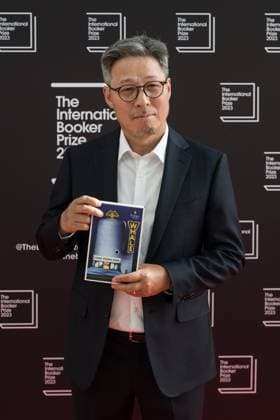 International Booker Prize Award Ceremony In London LONDON, UNITED KINGDOM - MAY 23, 2023: South Korean writer Cheon Myeong-kwan, author of ˜Whale™, attends the official winners™ ceremony of the International Booker Prize 2023 at the Sky Garden in London, United Kingdom on May 23, 2023. The International Booker Prize is awarded annually for the finest single work of fiction from around the world which has been translated into English and published in the UK and Ireland. London Greater London United Kingdom  Copyright: xWIktorxSzymanowiczx originalFilename: szymanowicz-internat230523_np9yl.jpg