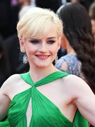76th Cannes Film Festival 2023, evening 8 - Red Carpet film Asteroid City . In the photo Julia Garner  Copyright: xManuelexMangiarottix xipa-agencyx xPoolxPhotoxEventsx01x IPA_IPA38170116
