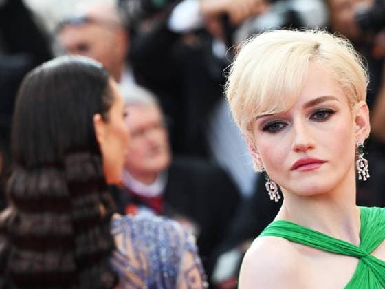 76th Cannes Film Festival 2023, evening 8 - Red Carpet film Asteroid City . In the photo Julia Garner  Copyright: xManuelexMangiarottix xipa-agencyx xPoolxPhotoxEventsx01x IPA_IPA38170119