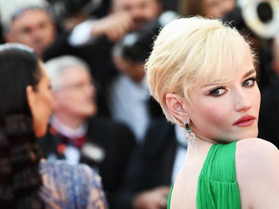 76th Cannes Film Festival 2023, evening 8 - Red Carpet film Asteroid City . In the photo Julia Garner  Copyright: xManuelexMangiarottix xipa-agencyx xPoolxPhotoxEventsx01x IPA_IPA38170122