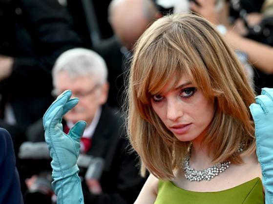 76th Cannes Film Festival 2023, evening 8 - Red Carpet film Asteroid City . In the photo Maya Hawke  Copyright: xManuelexMangiarottix xipa-agencyx xPoolxPhotoxEventsx01x IPA_IPA38170689