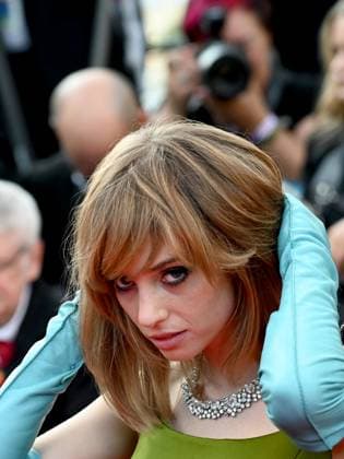 76th Cannes Film Festival 2023, evening 8 - Red Carpet film Asteroid City . In the photo Maya Hawke  Copyright: xManuelexMangiarottix xipa-agencyx xPoolxPhotoxEventsx01x IPA_IPA38170692