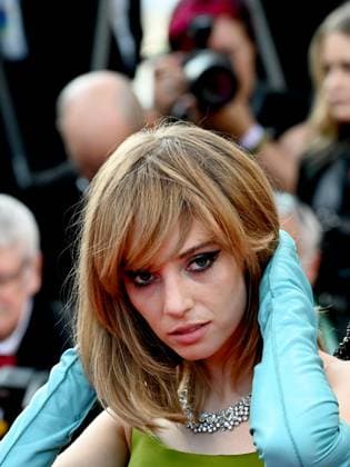 76th Cannes Film Festival 2023, evening 8 - Red Carpet film Asteroid City . In the photo Maya Hawke  Copyright: xManuelexMangiarottix xipa-agencyx xPoolxPhotoxEventsx01x IPA_IPA38170695