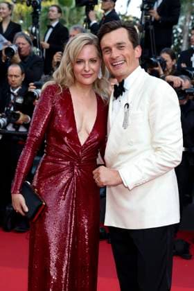 May 23, 2023: Rupert Friend and Aimee Mullins attend the Asteroid City premiere during the 76th Cannes Film Festival at Palais des Festivals in Cannes, France, on 23 May 2023. Photo: - ZUMAm179 20230523_zep_m179_088 Copyright: xAlecxMichaelx
