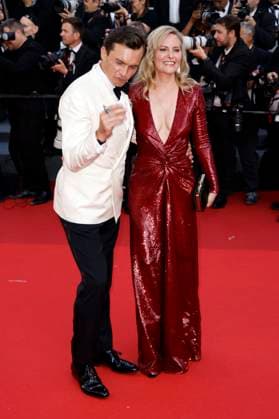 Rupert Friend with wife Aimee Mullins at the premiere of the feature film Asteroid City at the Festival de Cannes 2023 76 Cannes International Film Festival at the Palais des Festivals Cannes, 23 05 2023. Foto:xS.xGabschx xFuturexImage