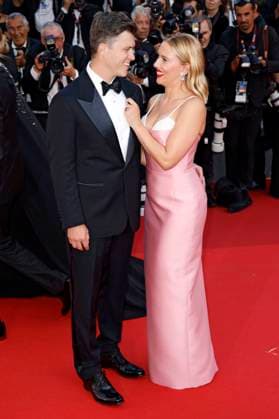 Scarlett Johansson with husband Colin Jost at the premiere of the feature film Asteroid City at the Festival de Cannes 2023 76 Cannes International Film Festival at the Palais des Festivals Cannes, 23 05 2023. Foto:xS.xGabschx xFuturexImage