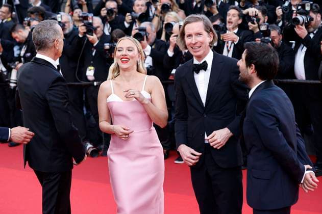 Tom Hanks, Scarlett Johansson, Wes Anderson and Jason Schwartzman at the premiere of the feature film Asteroid City at the Festival de Cannes 2023 76 Cannes International Film Festival at the Palais des Festivals Cannes, 23 05 2023. Foto:xS.xGabschx xFuturexImage
