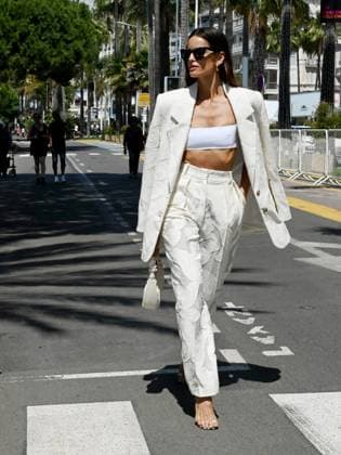 76th Cannes Film Festival 2023, day 9 - Izabel Goulart walking on the Croisette  Copyright: xManuelexMangiarottix xipa-agencyx xPoolxPhotoxEventsx01x IPA_IPA38182157