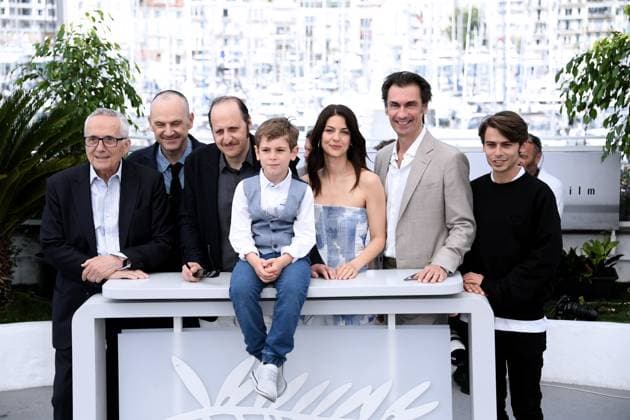 76th Cannes Film Festival 2023, Photocall film Kidnapped L Enlevement (Kidnapped) . Pictured: Paolo Pierobon, Leonardo Maltese, Enea Sala, Marco Bellocchio, Barbara Ronchi, Fabrizio Gifuni, Fausto Russo Alesi  Copyright: xAlbertoxTerenghi PoolxPhotoxEvenx xPoolxPhotoxEventsx01x IPA_IPA38181938