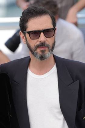 Melvil Poupaud CELEBRITES : 76 eme festival de Cannes - Photocall du film Â« L Amour et les Forets (Just The Two Of Us) Â» - Cannes - 24 05 2023 NorbertScanella Panoramic 