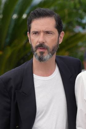 Melvil Poupaud CELEBRITES : 76 eme festival de Cannes - Photocall du film Â« L Amour et les Forets (Just The Two Of Us) Â» - Cannes - 24 05 2023 NorbertScanella Panoramic 