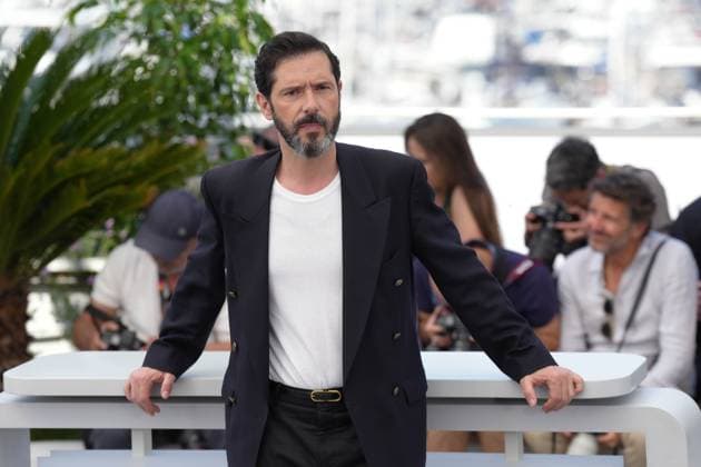 Melvil Poupaud CELEBRITES : 76 eme festival de Cannes - Photocall du film Â« L Amour et les Forets (Just The Two Of Us) Â» - Cannes - 24 05 2023 NorbertScanella Panoramic 
