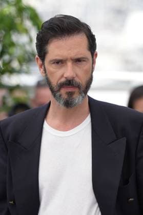 Melvil Poupaud CELEBRITES : 76 eme festival de Cannes - Photocall du film Â« L Amour et les Forets (Just The Two Of Us) Â» - Cannes - 24 05 2023 NorbertScanella Panoramic 