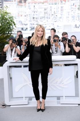 76th Cannes Film Festival 2023, Photocall film L Amour Et Les Forets (Just The Two Of Us) . Pictured: Virginie Efira  Copyright: xAlbertoxTerenghi PoolxPhotoxEvenx xPoolxPhotoxEventsx01x IPA_IPA38183386