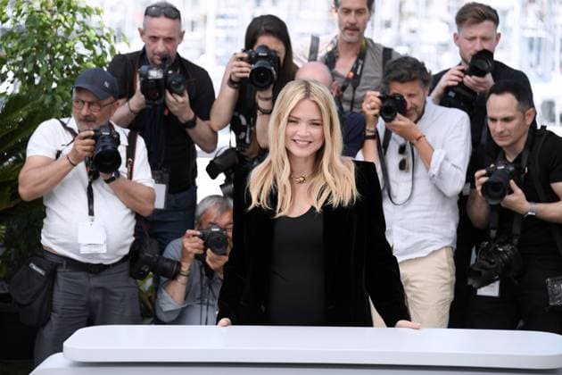 76th Cannes Film Festival 2023, Photocall film L Amour Et Les Forets (Just The Two Of Us) . Pictured: Virginie Efira  Copyright: xAlbertoxTerenghi PoolxPhotoxEvenx xPoolxPhotoxEventsx01x IPA_IPA38183397