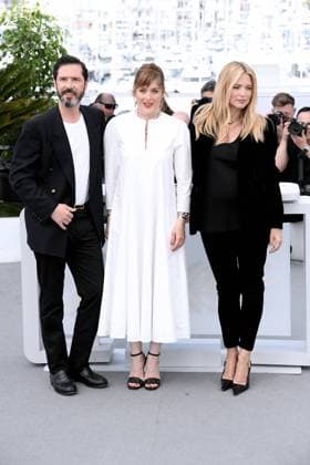 76th Cannes Film Festival 2023, Photocall film L Amour Et Les Forets (Just The Two Of Us) . Pictured: Melvil Poupaud, Virginie Efira, ValÃ rie Donzelli  Copyright: xAlbertoxTerenghi PoolxPhotoxEvenx xPoolxPhotoxEventsx01x IPA_IPA38183410