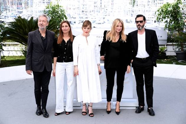 76th Cannes Film Festival 2023, Photocall film L Amour Et Les Forets (Just The Two Of Us) . Pictured: Reinhardt, Jury member, French director, Audrey Diwan, ValÃ rie Donzelli, Virginie Efira and Melvil Poupaud  Copyright: xAlbertoxTerenghi PoolxPhotoxEvenx xPoolxPhotoxEventsx01x IPA_IPA38183420