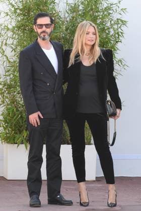 Melvil Poupaud, Virginie Efira - Just the Two of Us photocall, - The 76th Annual Cannes Film Festival CANNES, FRANCE CELEBRITES : 76e Festival de Cannes - Just the Two of Us photocall - 24 05 2023 LionelUrman Panoramic 