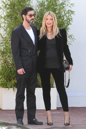 Melvil Poupaud, Virginie Efira - Just the Two of Us photocall, - The 76th Annual Cannes Film Festival CANNES, FRANCE CELEBRITES : 76e Festival de Cannes - Just the Two of Us photocall - 24 05 2023 LionelUrman Panoramic 