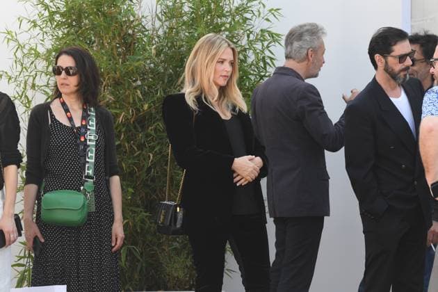 Virginie Efira - Just the Two of Us photocall, - The 76th Annual Cannes Film Festival CANNES, FRANCE CELEBRITES : 76e Festival de Cannes - Just the Two of Us photocall - 24 05 2023 LionelUrman Panoramic 