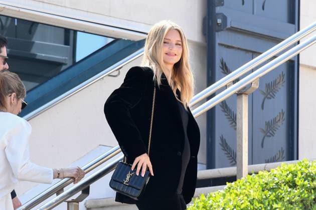 Virginie Efira - Just the Two of Us photocall, - The 76th Annual Cannes Film Festival CANNES, FRANCE CELEBRITES : 76e Festival de Cannes - Just the Two of Us photocall - 24 05 2023 LionelUrman Panoramic 