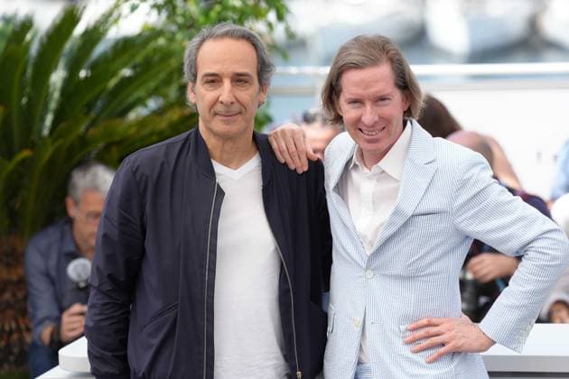 Alexandre Desplat - Wes Anderson CELEBRITES : 76 eme festival de Cannes - Photocall du film Â« Asteroid City Â» - Cannes - 24 05 2023 NorbertScanella Panoramic 