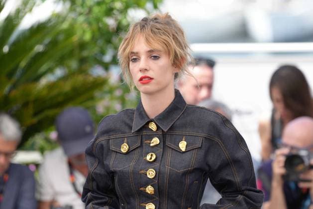 Maya Hawke CELEBRITES : 76 eme festival de Cannes - Photocall du film Â« Asteroid City Â» - Cannes - 24 05 2023 NorbertScanella Panoramic 
