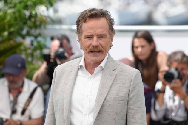 Bryan Cranston CELEBRITES : 76 eme festival de Cannes - Photocall du film Â« Asteroid City Â» - Cannes - 24 05 2023 NorbertScanella Panoramic 
