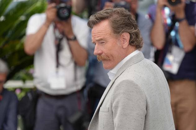 Bryan Cranston CELEBRITES : 76 eme festival de Cannes - Photocall du film Â« Asteroid City Â» - Cannes - 24 05 2023 NorbertScanella Panoramic 