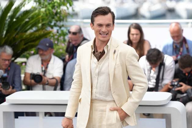 Rupert Friend CELEBRITES : 76 eme festival de Cannes - Photocall du film Â« Asteroid City Â» - Cannes - 24 05 2023 NorbertScanella Panoramic 