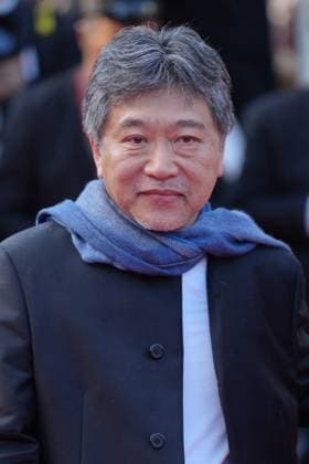 Hirokazu Kore eda - Hirokazu Koreeda CELEBRITES : 76 eme festival de Cannes - Red Carpet du film Â« La Passion de Dodin Bouffant (The Pot-au-Feu Â» - Cannes - 24 05 2023 NorbertScanella Panoramic 