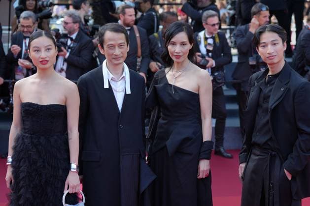 guest - Tran Anh Hung - Tran Nu Yen Khe - guest CELEBRITES : 76 eme festival de Cannes - Red Carpet du film Â« La Passion de Dodin Bouffant (The Pot-au-Feu Â» - Cannes - 24 05 2023 NorbertScanella Panoramic 