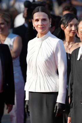 Juliette Binoche CELEBRITES : 76 eme festival de Cannes - Red Carpet du film Â« La Passion de Dodin Bouffant (The Pot-au-Feu Â» - Cannes - 24 05 2023 NorbertScanella Panoramic 