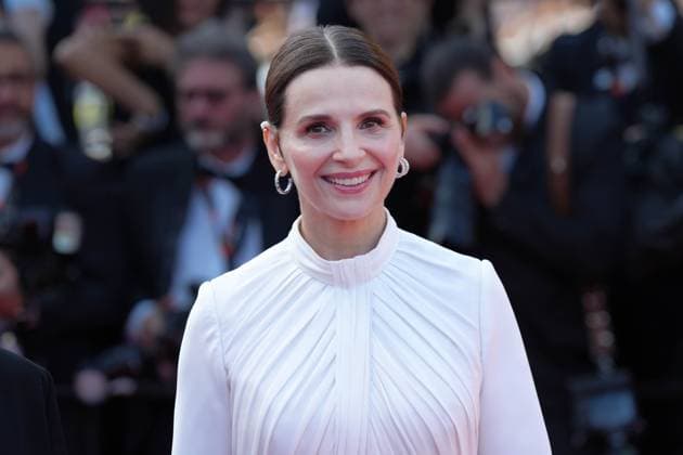 Juliette Binoche CELEBRITES : 76 eme festival de Cannes - Red Carpet du film Â« La Passion de Dodin Bouffant (The Pot-au-Feu Â» - Cannes - 24 05 2023 NorbertScanella Panoramic 