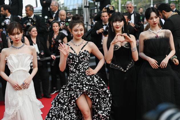 76e Festival International du film de Cannes. montee du film La Passion de Dodin Bouffant - 76th International Cannes Film Festival. red carpet of La Passion de Dodin Bouffant - Karina, Giselle, NingNing, Winter from Girl Group aespa 292563 2023-05-24  Copyright: xLionelxGuericolas MPPx STAR_292563_054