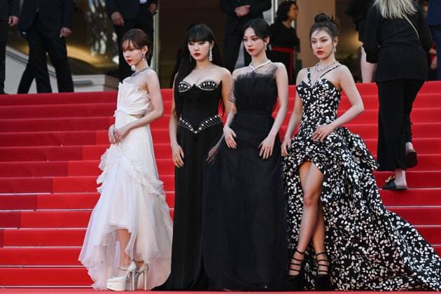 76e Festival International du film de Cannes. montee du film La Passion de Dodin Bouffant - 76th International Cannes Film Festival. red carpet of La Passion de Dodin Bouffant - Karina, Giselle, NingNing, Winter from Girl Group aespa 292563 2023-05-24  Copyright: xLionelxGuericolas MPPx STAR_292563_061