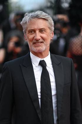 76e Festival International du film de Cannes. montee du film La Passion de Dodin Bouffant - 76th International Cannes Film Festival. red carpet of La Passion de Dodin Bouffant - Antoine De Caunes 292563 2023-05-24  Copyright: xLionelxGuericolas MPPx STAR_292563_190