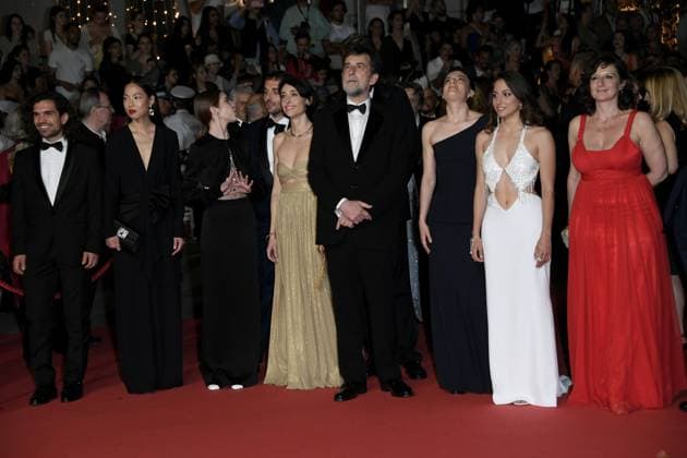 76th Cannes Film Festival 2023, Red carpet film The sun of the future . Pictured: Angelo Galdi, Sun Hee You, Valentina Romani, Elena Lietti, Nanni Moretti, Giuseppe Scoditti, Arianna Pozzoli, Blu Yoshimi  Copyright: xAlbertoxTerenghi PoolxPhotoxEvenx xPoolxPhotoxEventsx01x IPA_IPA38197447
