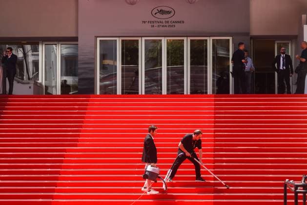 Daily Life In Cannes, France Staff is cleaning the red carper in front of the entrance to Palais des Festivals durign the 76th annual Cannes film festival in Cannes, France on May 24, 2023. Cannes France  Copyright: xBeataxZawrzelx originalFilename: zawrzel-dailylif230524_npmJi.jpg
