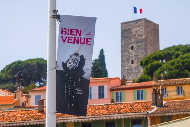 Daily Life In Cannes, France A banner of the 76th annual Cannes film festival is seen in Cannes, France on May 24, 2023. Cannes France  Copyright: xBeataxZawrzelx originalFilename: zawrzel-dailylif230524_npPkF.jpg
