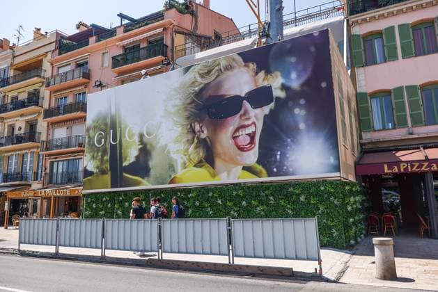 Daily Life In Cannes, France Gucci billboard on a street in Cannes, France on May 24, 2023. Cannes France  Copyright: xBeataxZawrzelx originalFilename: zawrzel-dailylif230524_npdp4.jpg