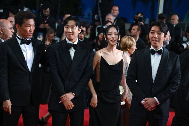 76e Festival International du Film de Cannes. MontÃ e des marches du film Vers un avenir radieux 292577 2023-05-24 Cannes France Hyung-seo, Kim (BIBI Naked bibi )  Copyright: xLionelxGuericolas MPPx STAR_292577_017