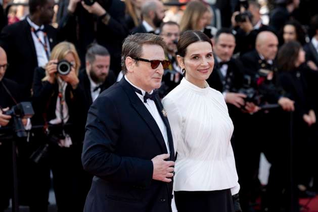 CANNES, FRANCE - MAY 24: French actor Benoit Magimel and French actress Juliette Binoche attend the La Passion De Dodin Bouffant screening during the 76th Cannes Film Festival at Palais des Festivals on May 24, 2023 in Cannes, France.  Copyright: xVCGx 111438228357