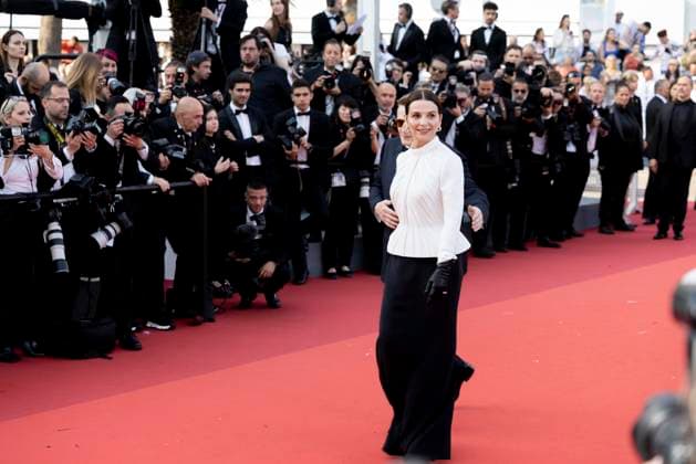 CANNES, FRANCE - MAY 24: French actress Juliette Binoche attends the La Passion De Dodin Bouffant screening during the 76th Cannes Film Festival at Palais des Festivals on May 24, 2023 in Cannes, France.  Copyright: xVCGx 111438228368