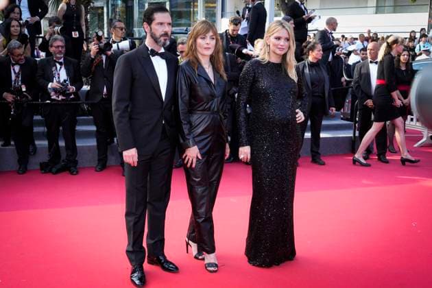 La Passion De Dodin Bouffant Red Carpet - The 76th Annual Cannes Film Festival Virginie Efira, Director Valerie Donzelli and Melvil Poupaud attends the La Passion De Dodin Bouffant red carpet during the 76th annual Cannes film festival at Palais des Festivals on May 24, 2023 in Cannes, France. Cannes France  Copyright: xDanielexCifalÃ x originalFilename: cifala-notitle230524_npQCe.jpg