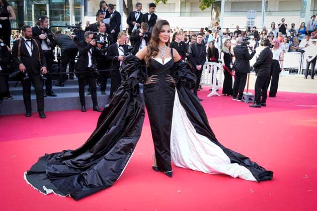 La Passion De Dodin Bouffant Red Carpet - The 76th Annual Cannes Film Festival Nadine Nassib Njeim attends the La Passion De Dodin Bouffant red carpet during the 76th annual Cannes film festival at Palais des Festivals on May 24, 2023 in Cannes, France. Cannes France  Copyright: xDanielexCifalÃ x originalFilename: cifala-notitle230524_np050.jpg